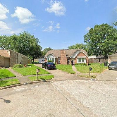 15203 Bratten Ln, Webster, TX 77598