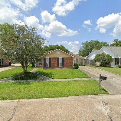 15337 Woodlore Dr, Baton Rouge, LA 70816