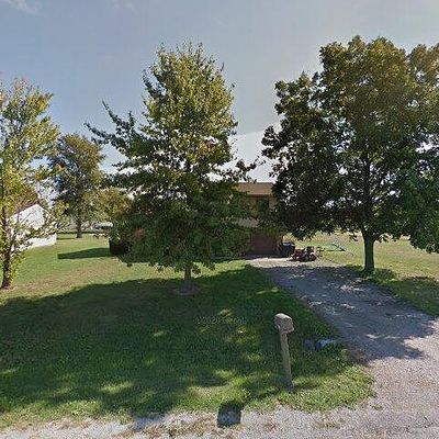 15904 Walnut Dr, Carlyle, IL 62231