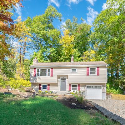 16 Aspen Way, Brookfield, CT 06804