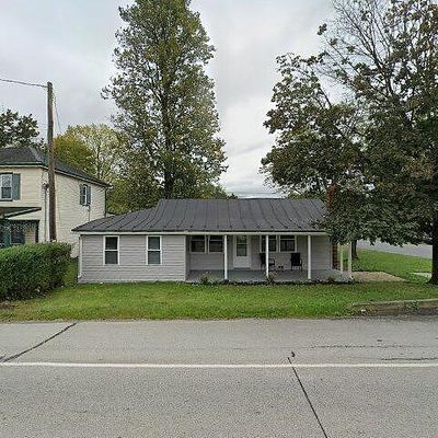 16 E Main St, New Kingstown, PA 17072