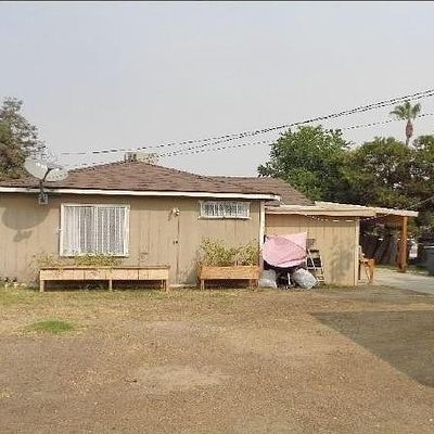 13565 E Young Ave, Parlier, CA 93648