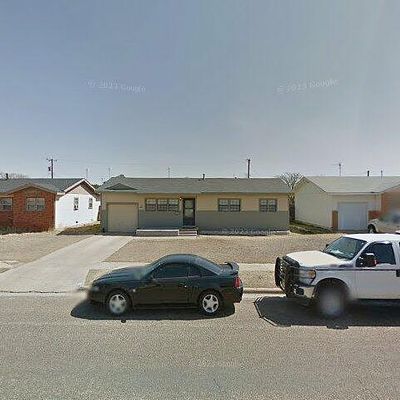 139 Elgin Ave, Levelland, TX 79336