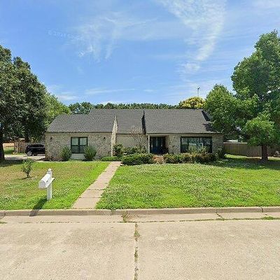 1402 Dana Dr, Blackwell, OK 74631