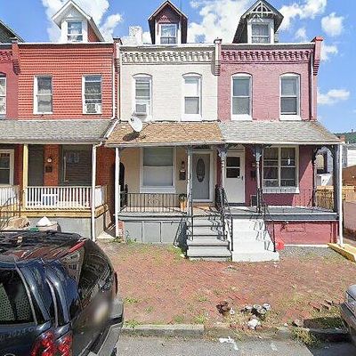 1413 Moss St, Reading, PA 19604