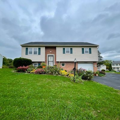 1720 Wilderness Rd, Lancaster, PA 17603