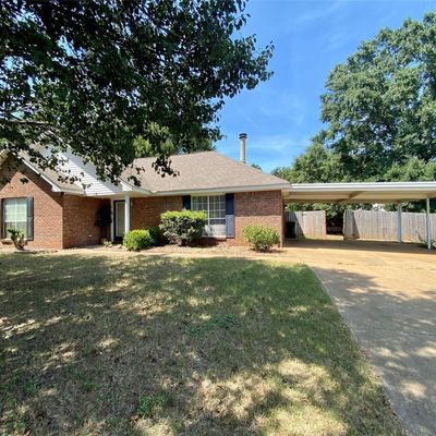 18 Hilltop Cir, Deatsville, AL 36022