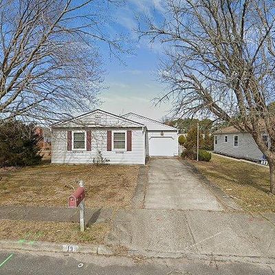 19 Plymouth Dr, Toms River, NJ 08757