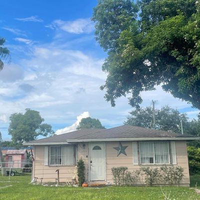 1904 Rosarita Ave, Fort Pierce, FL 34946