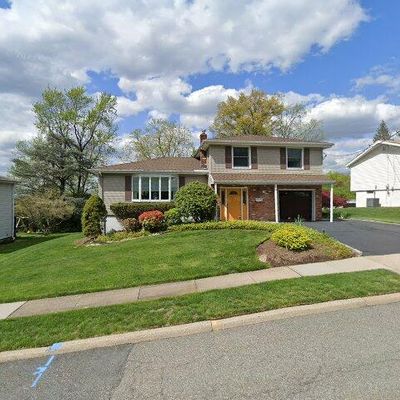 16 Stirling Ln, Wayne, NJ 07470