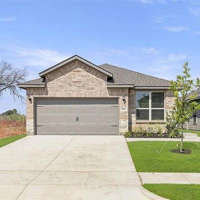 1652 Edgeway Drive, Aubrey, TX 76227