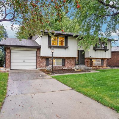 2106 S Zephyr St, Lakewood, CO 80227