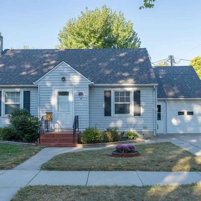 211 Cornelia St, North Mankato, MN 56003