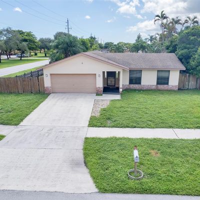 2404 Sw 12 Th Ct, Deerfield Beach, FL 33442