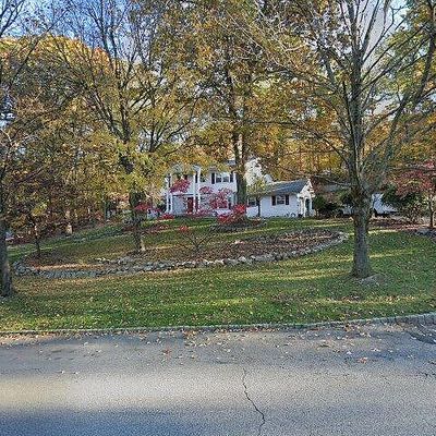 25 Pigeon Hill Rd, Morris Plains, NJ 07950