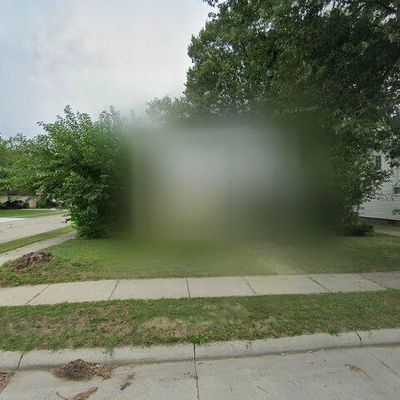 25805 Hoffmeyer St, Roseville, MI 48066