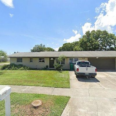 2229 Lakeview Dr, Melbourne, FL 32935