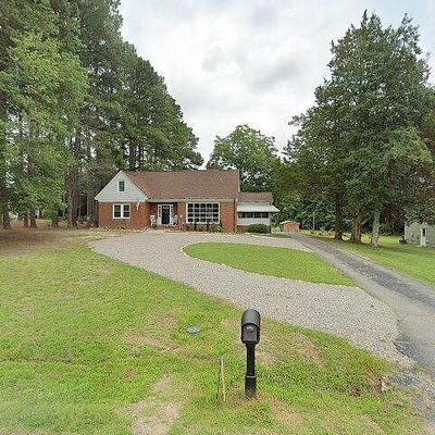 223 N Pinecrest Rd, Wakefield, VA 23888