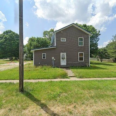 228 E Mulberry St, Mendon, IL 62351