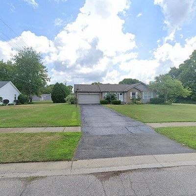 2324 Foxfield Ln, Highland, MI 48356