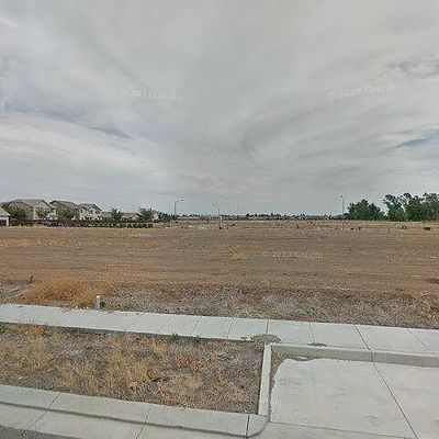 2340 Explorador Dr, Merced, CA 95340