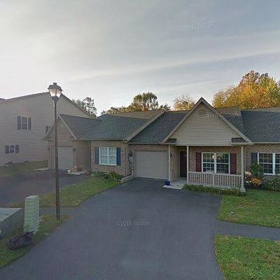 309 Stonegate Cir S, Chambersburg, PA 17201