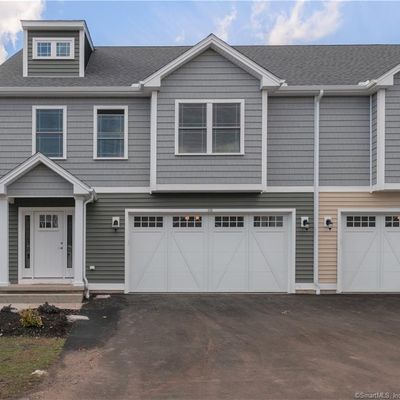 31 Lombard Circle #19, North Haven, CT 06473