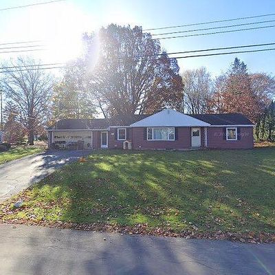 27 Indian Mound Dr, Whitesboro, NY 13492