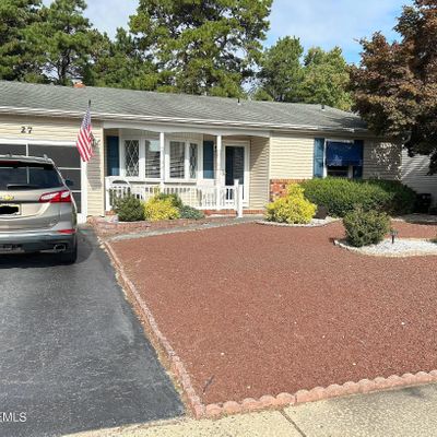 27 Oakfield Rd, Toms River, NJ 08757