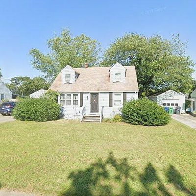 28 Ithica St, Warwick, RI 02889