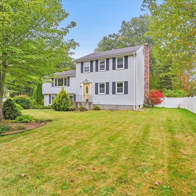 28 Lancaster Rd, Cromwell, CT 06416