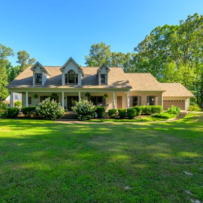 28 Oak Grove Dr, Byhalia, MS 38611