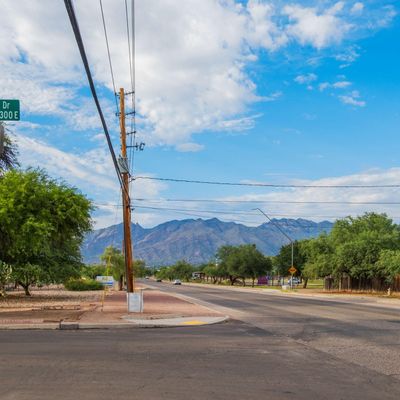 2861 N Columbus Blvd, Tucson, AZ 85712