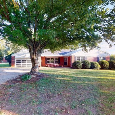 2903 Trotwood Ave, Columbia, TN 38401