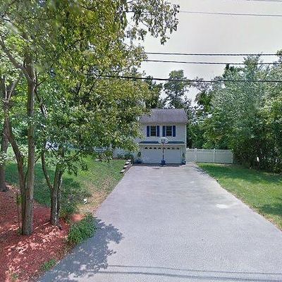 35 Brentwood Rd, Woburn, MA 01801