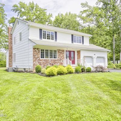 38 Kensington Dr, Manalapan, NJ 07726