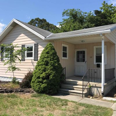 32 W Nevada Ave, Absecon, NJ 08201