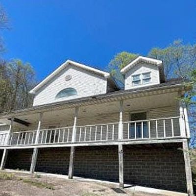 324 Victory St, Whitesville, WV 25209