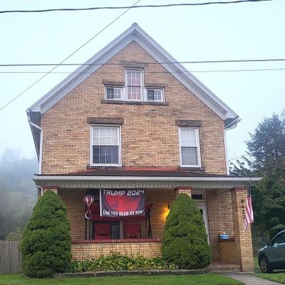 422 Beaver St, Wampum, PA 16157