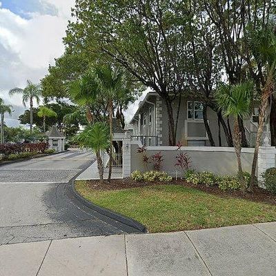 423 Ne 210th Circle Ter, Miami, FL 33179