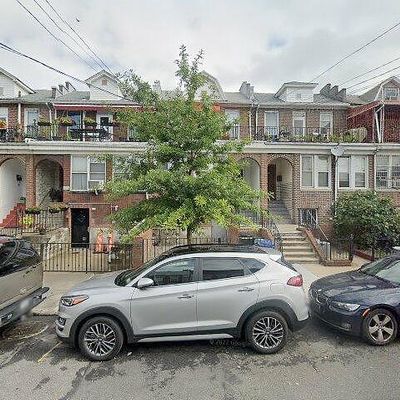 4411 25 Th Ave, Astoria, NY 11103