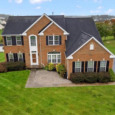 447 El Vista Dr, Hanover, PA 17331