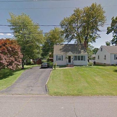 39 Spruce St, Newington, CT 06111