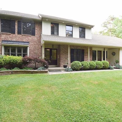 4 Autumn Ct, Medford, NJ 08055