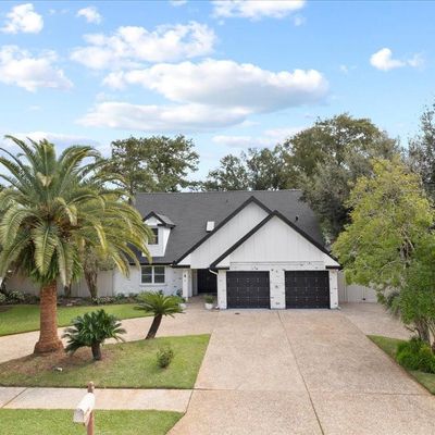 4 Chateau Pontet Canet Dr, Kenner, LA 70065