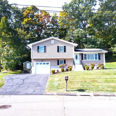 40 Lynn Dr, Meriden, CT 06451