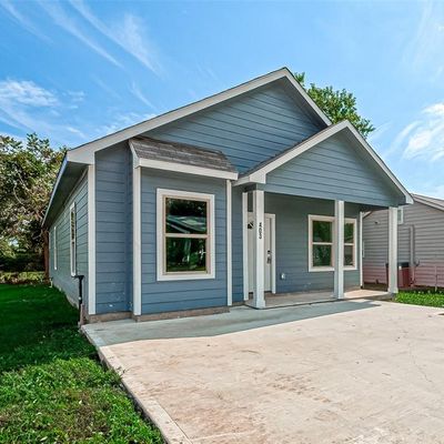 403 Travis St, Baytown, TX 77520