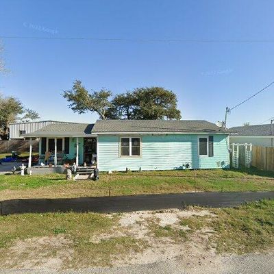 404 E Concho St, Rockport, TX 78382