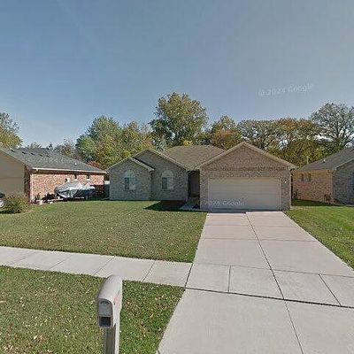 49344 Berkshire Ct, Chesterfield, MI 48047