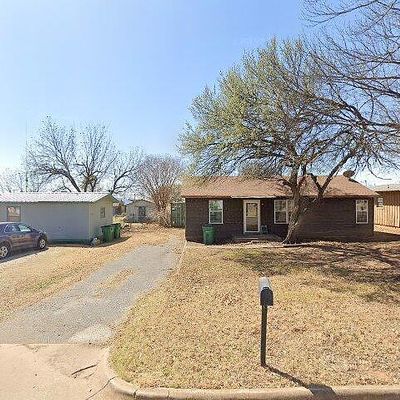 503 E Ruby Ave, Iowa Park, TX 76367